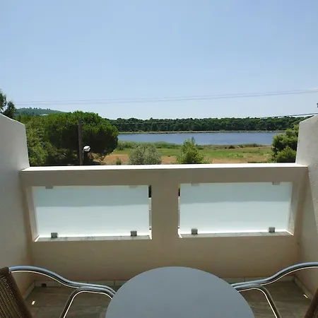 Lake Studios 2*
