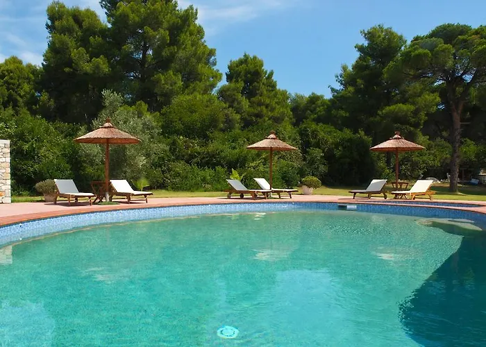 Lake Studios Apart Otel 2*